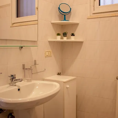 Box, Aria Condizionata E Un Meraviglioso Terrazzo * كيريالي